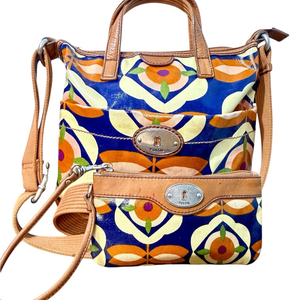 Fossil Blue Floral Convertible Crossbody Tote ans Wrislet- key not included